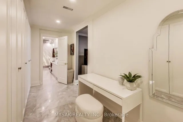 Additional image 7 of 2045 Lake Shore Blvd Unit 4504