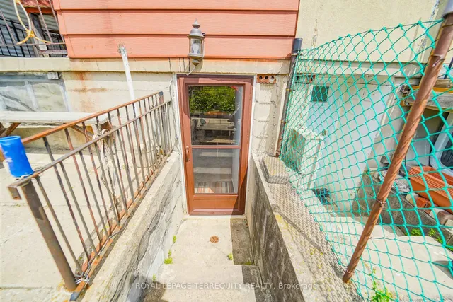 Additional image 41 of 12 Earlscourt Ave