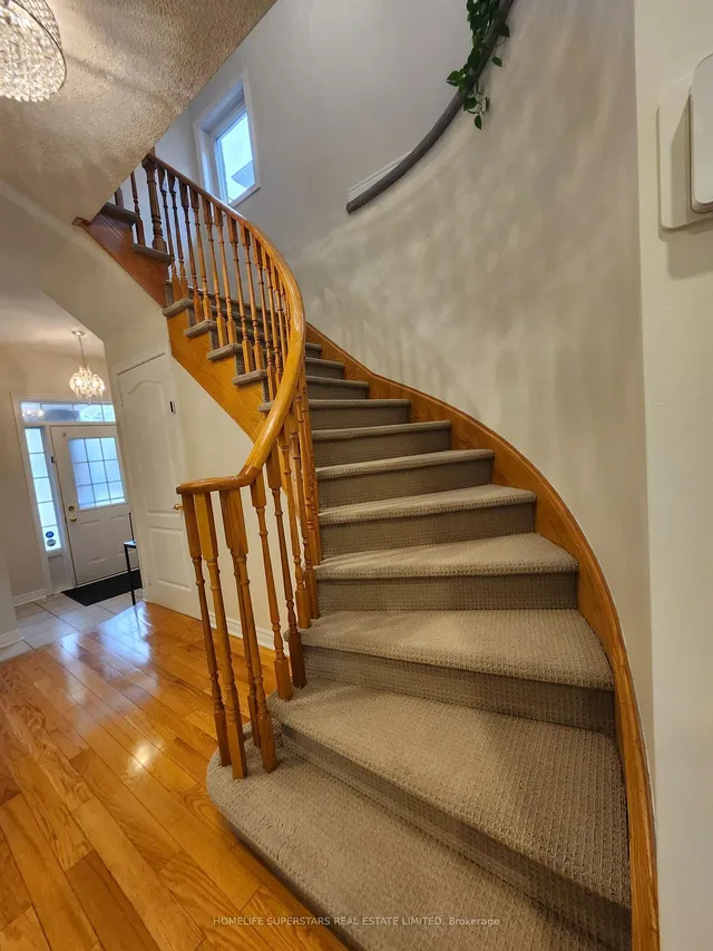 Additional image 12 of 13 Rocky Point Cres