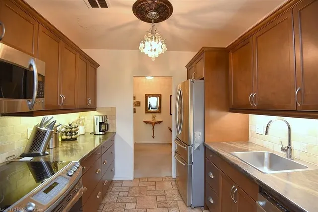 Additional image 20 of 75 Duke St Unit 410