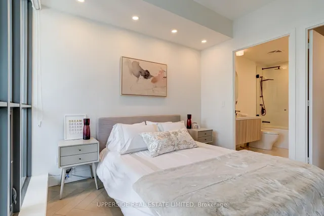 Additional image 17 of 8 Charlotte St Unit 1103