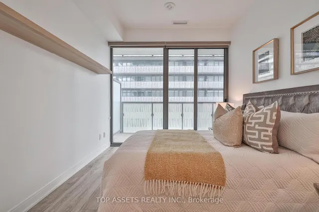 Additional image 24 of 50 Charles St Unit 3707