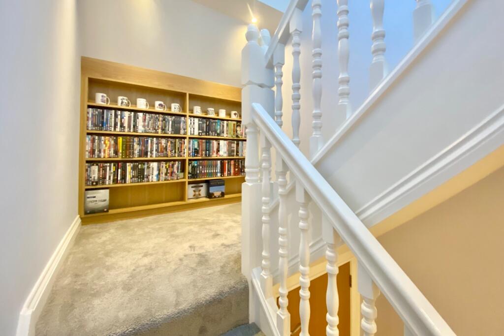 Additional image 14 of Mount Drive, Park Street, St. Albans, Hertfordshire, AL2