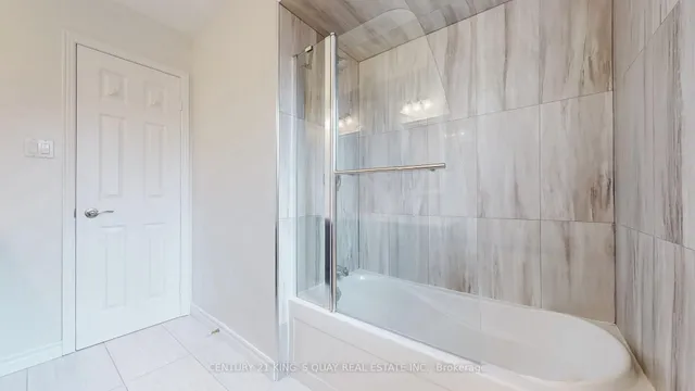 Additional image 36 of 54 Garnier Crt