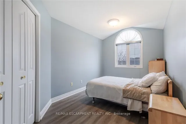 Additional image 31 of 42 Hillgarden Dr