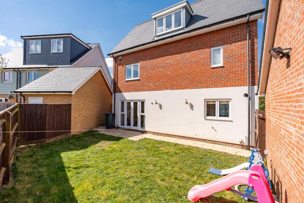Additional image 19 of Appletree Way, Welwyn Garden City