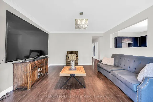 Additional image 10 of 70 Deschene Ave