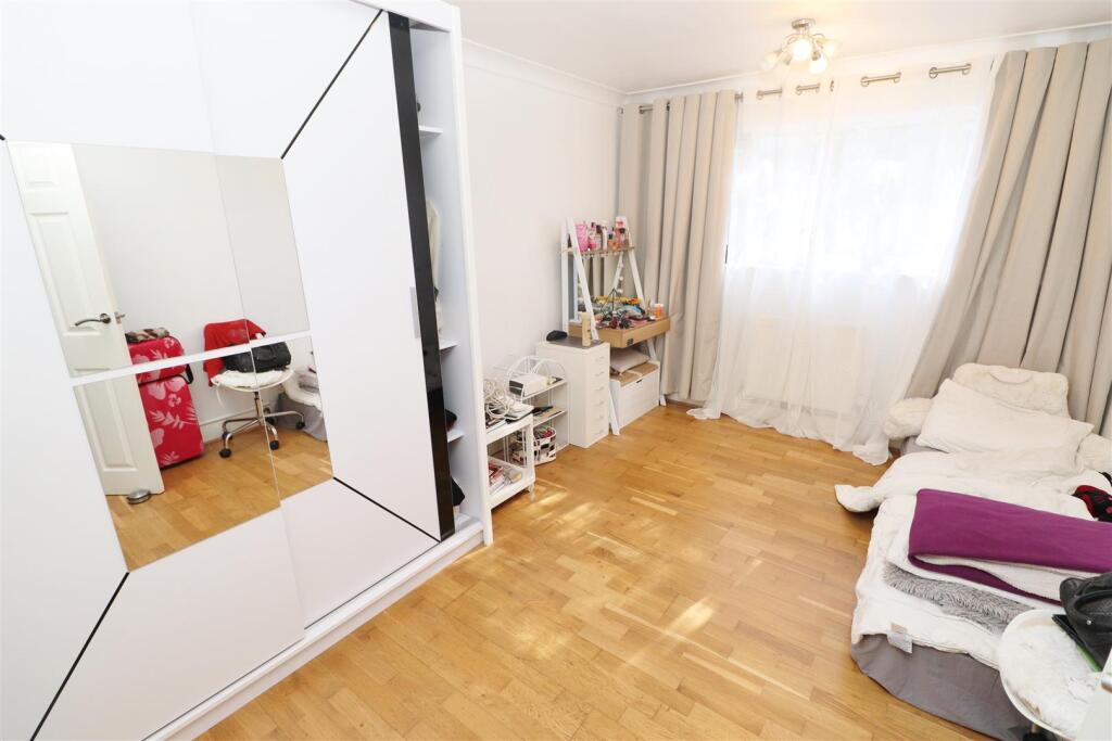 Additional image 7 of Radlett Road, Park Street, Frogmore