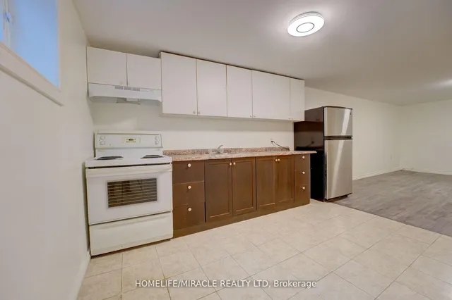 Additional image 35 of 71 Kingsview Blvd