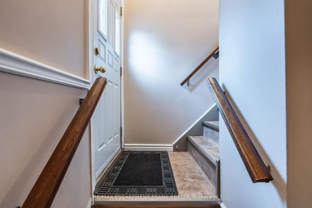 Additional image 34 of 6 DEAN Ave