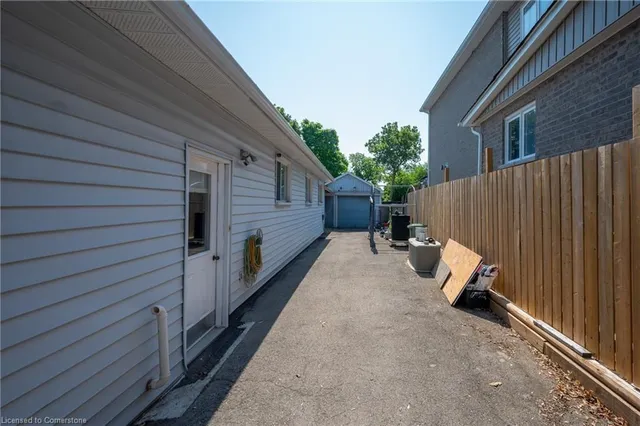 Additional image 33 of 70 Worsley Rd