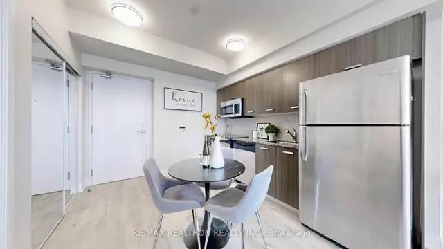 Additional image 19 of 832 Bay St Unit 4109