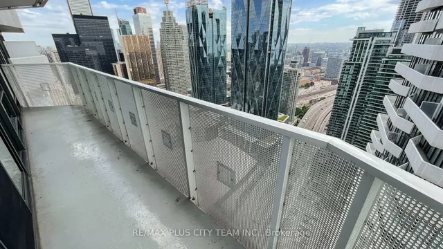 Additional image 19 of 100 Harbour St Unit 5406