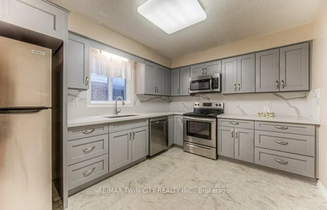Additional image 11 of 44 Northmanor Cres