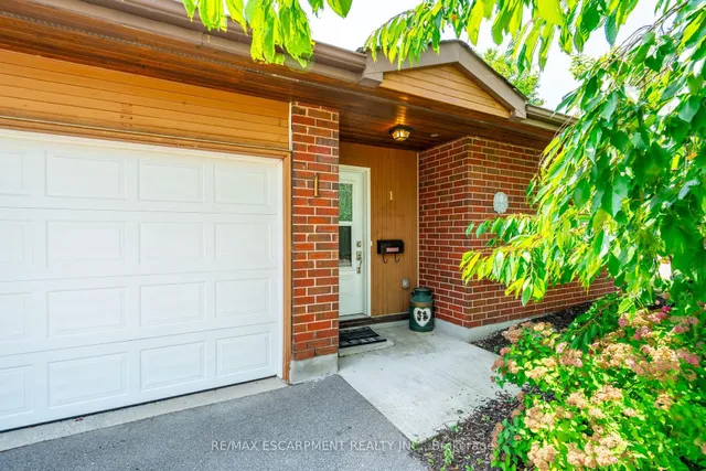 Additional image 3 of 1 Archdeacon Clark Tr