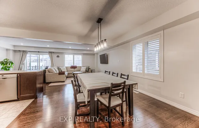 Additional image 6 of 403 Moorlands Cres