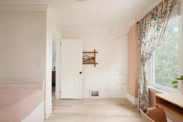 房产图片 28 - 505 Queensdale Ave