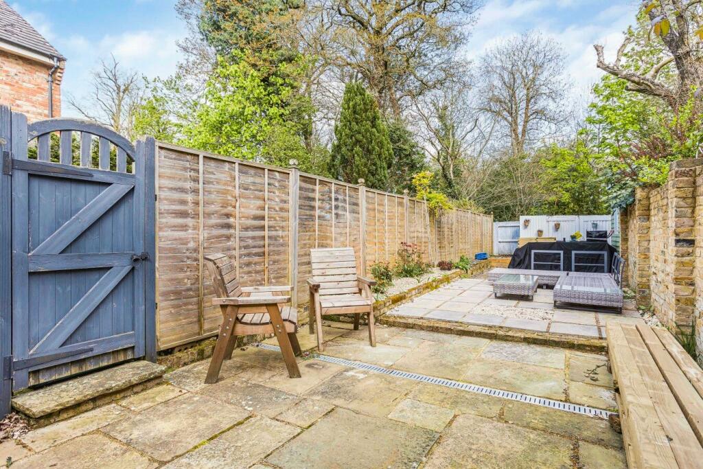 Additional image 14 of High Road, Essendon,  AL9 6HW