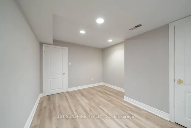 Additional image 32 of 4 Cabriolet Cres