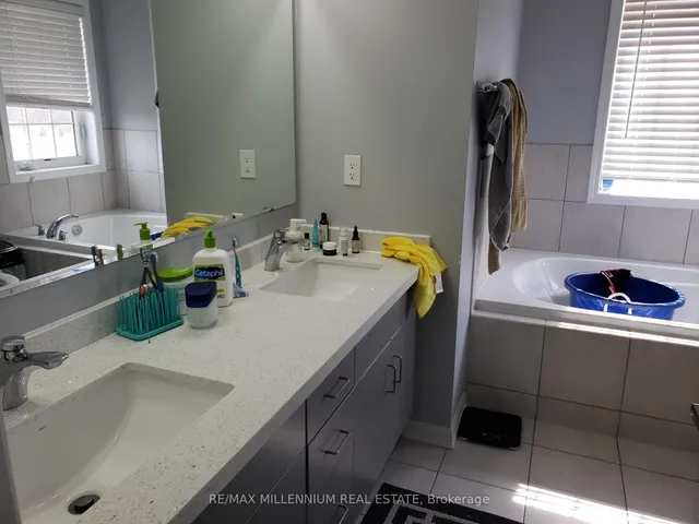 Additional image 15 of 76 Miracle Tr