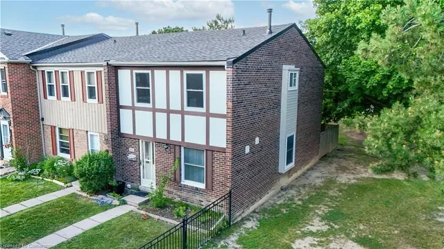 Additional image 17 of 900 Centralpark Dr Unit 115