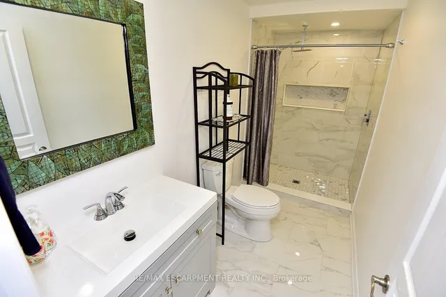 Additional image 36 of 8 Valiant Circ