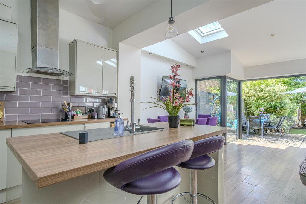 Additional image 3 of High Street, London Colney