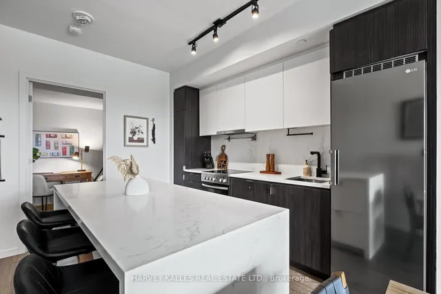 Additional image 6 of 7 Smith Cres Unit 604