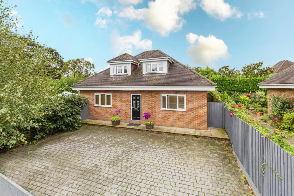 St. Stephens Avenue, St. Albans, AL3