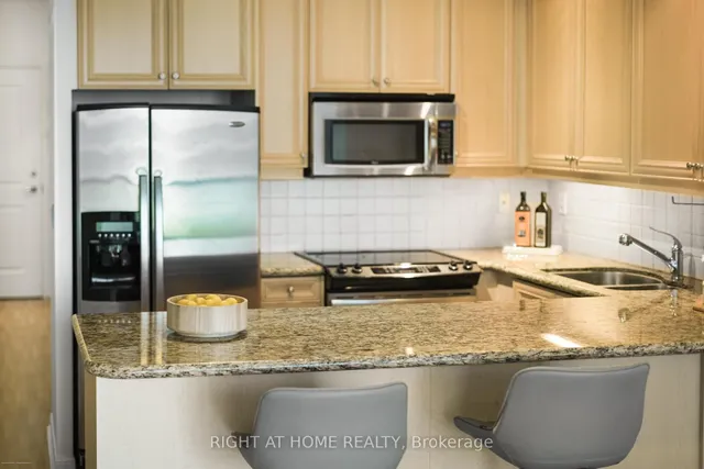 Additional image 5 of 628 Fleet St Unit 504