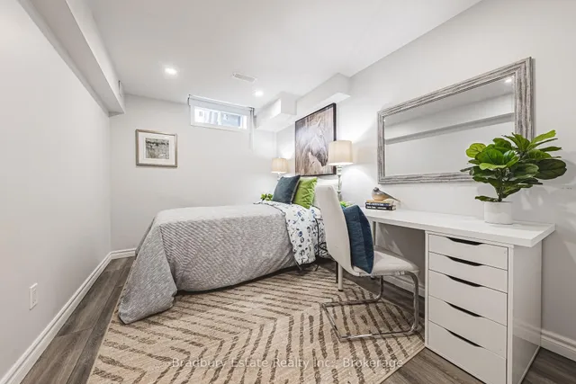 Additional image 30 of 16 Bonhill Blvd