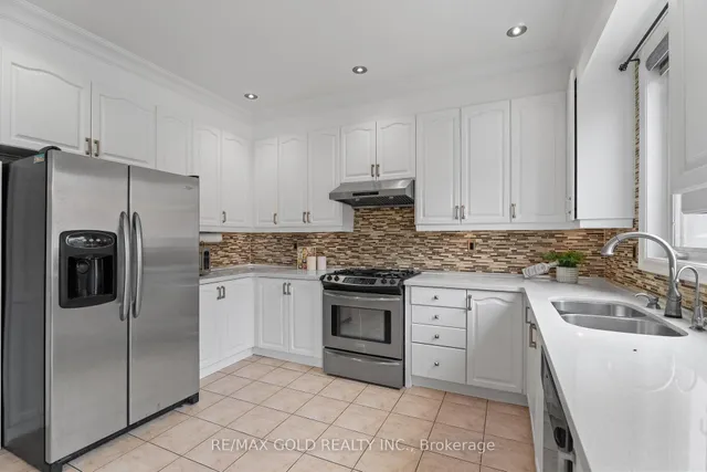 Additional image 14 of 15 Eagle Plains Dr