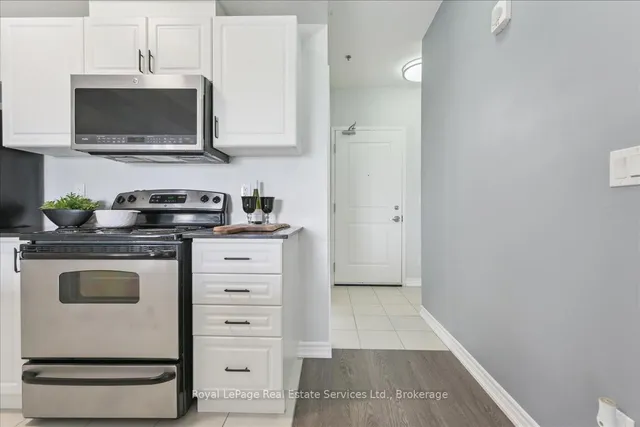 房产图片 7 - 1370 Costigan Rd 单元 301