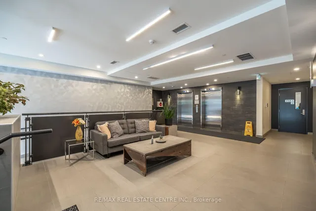 Additional image 4 of 690 King St Unit 412