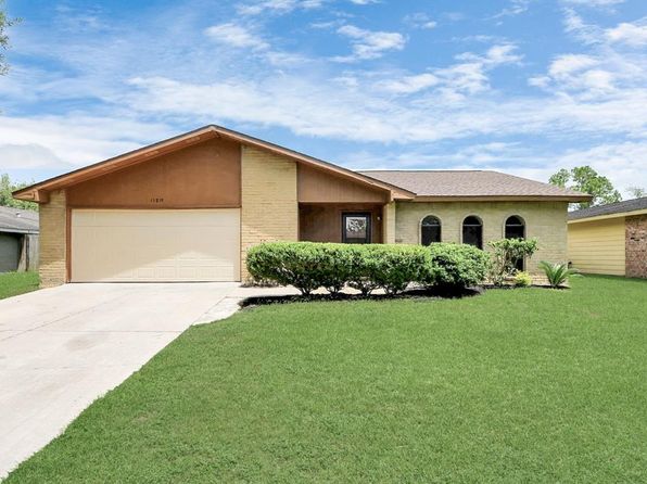 15819 Corsair Rd, Houston, TX 77053