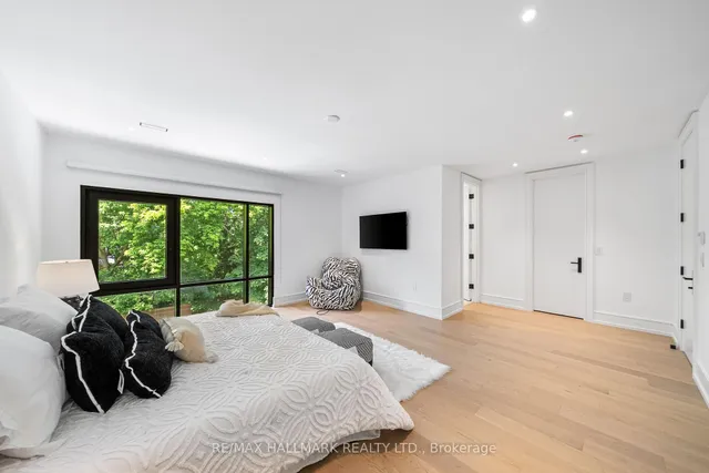 Additional image 22 of 22 Divadale Dr