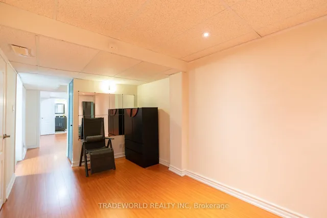 Additional image 39 of 18 Carl Cres