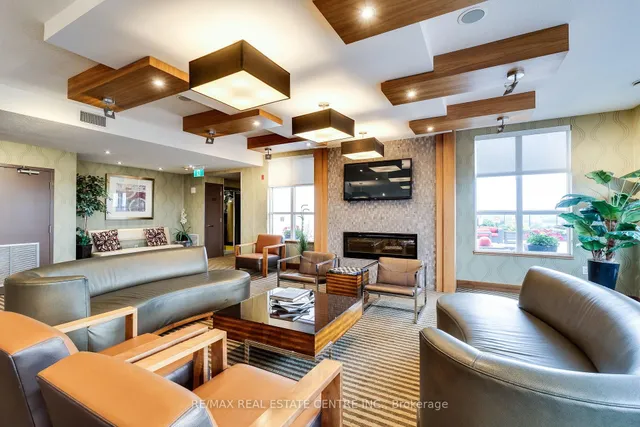 Additional image 32 of 112 Benton St Unit 211