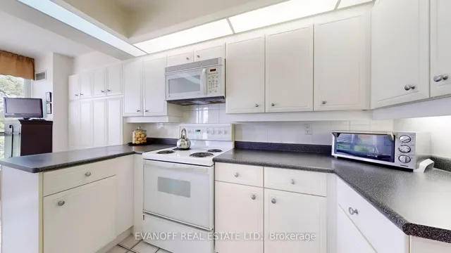 Additional image 14 of 10 Guildwood Pkwy Unit 225