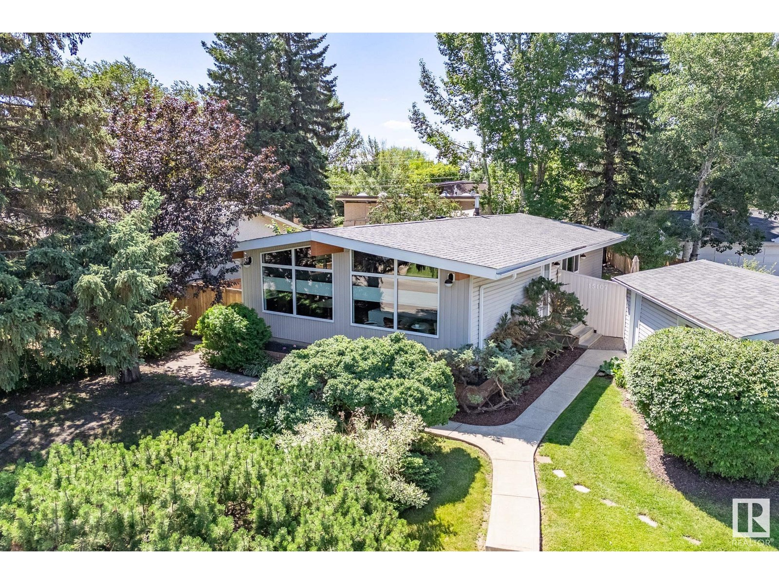 15107 76A AV NW|Edmonton, Alberta T5R3A7