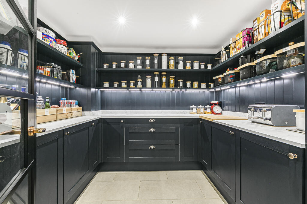 Additional image 4 of The Valley Green, Welwyn Garden City, Hertfordshire, AL8