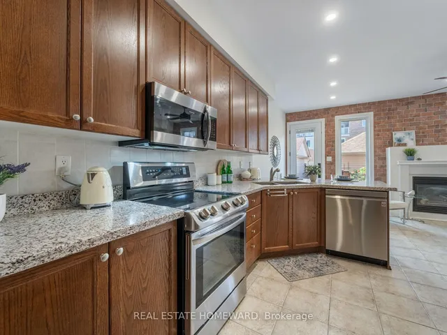 Additional image 5 of 54 Crossovers St