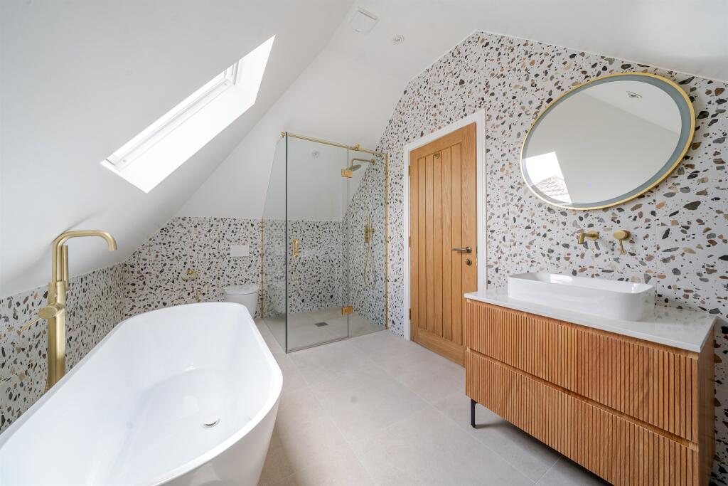 Additional image 9 of Wildwood Avenue, Bricket Wood, St. Albans