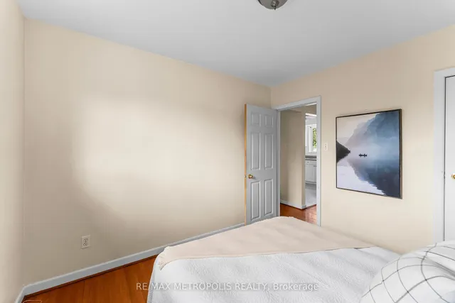 Additional image 18 of 154 Fitzgibbon Ave