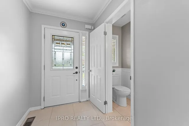 房产图片 2 - 42 Meadow Wood Cres