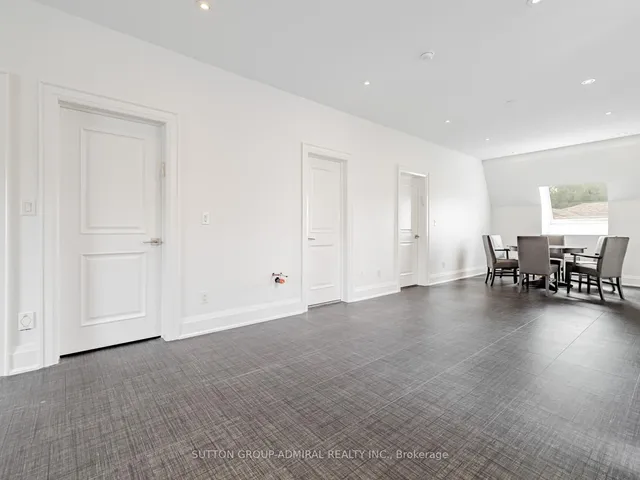 Additional image 33 of 11 Frontenac Ave