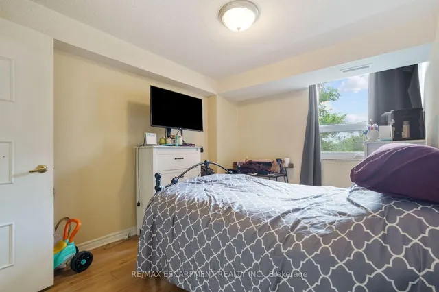 Additional image 14 of 500 GREEN Rd Unit 218