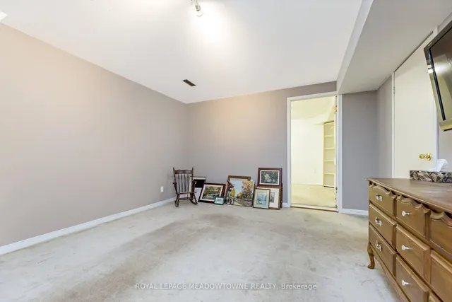 Additional image 11 of 13 Blueridge Sq