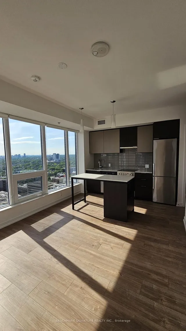 Additional image 31 of 203 College St Unit 2702