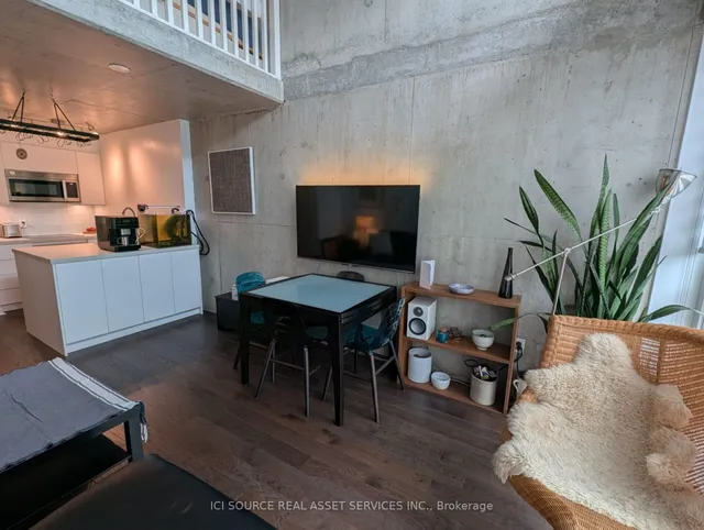 Additional image 14 of 954 King St Unit 319